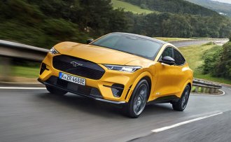 Strhující elektrická dynamika: Ford představuje ultimátní Mustang Mach-E GT