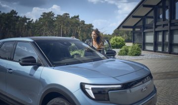 Nový elektrický Ford Explorer vyráží na cestu kolem světa s cestovatelskou rekordmankou Lexie Alfordovou