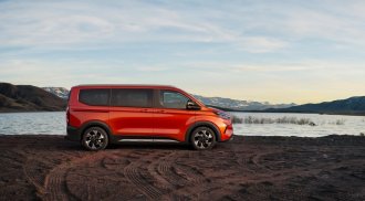 Ford rozšiřuje nabídku modelů Transit Custom a Tourneo Custom a na nové verze začíná přijímat první objednávky