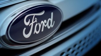 Ford spolu se svými zaměstnanci přispěl na boj s pandemií COVID-19 více než milionem dolarů