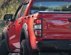 Černá designová sada pro Ford Ranger