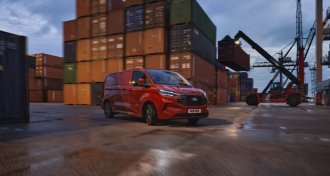 Ford Pro již přijímá objednávky na inovativní nový Transit Custom a vícemístné osobní nové Tourneo Custom