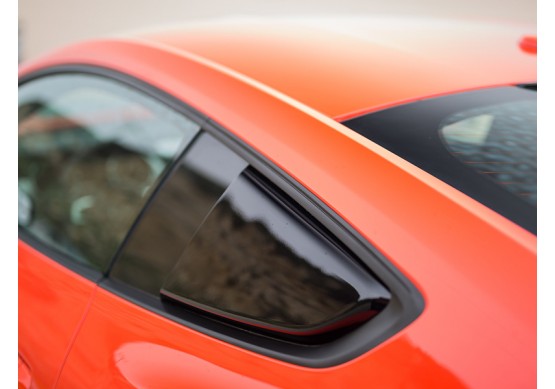 ROUSH přídavné větrací otvory bočních oken - Mustang
