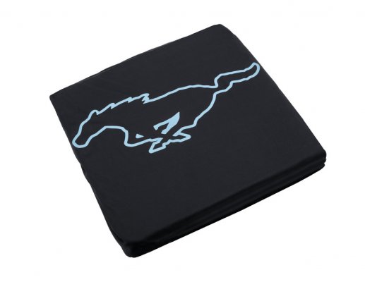 Ochranná plachta Premium Černá s modrou linkou, modrým pony Mustang a modrým nápisem Mustang