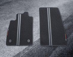 Podlahové koberce Performance Přední sada v černé barvě