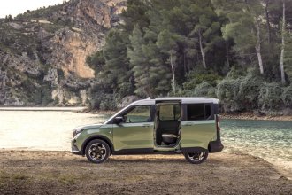 Plně elektrický Ford E-Tourneo Courier přináší maximum stylu, prostoru a praktičnosti v kompaktní karoserii