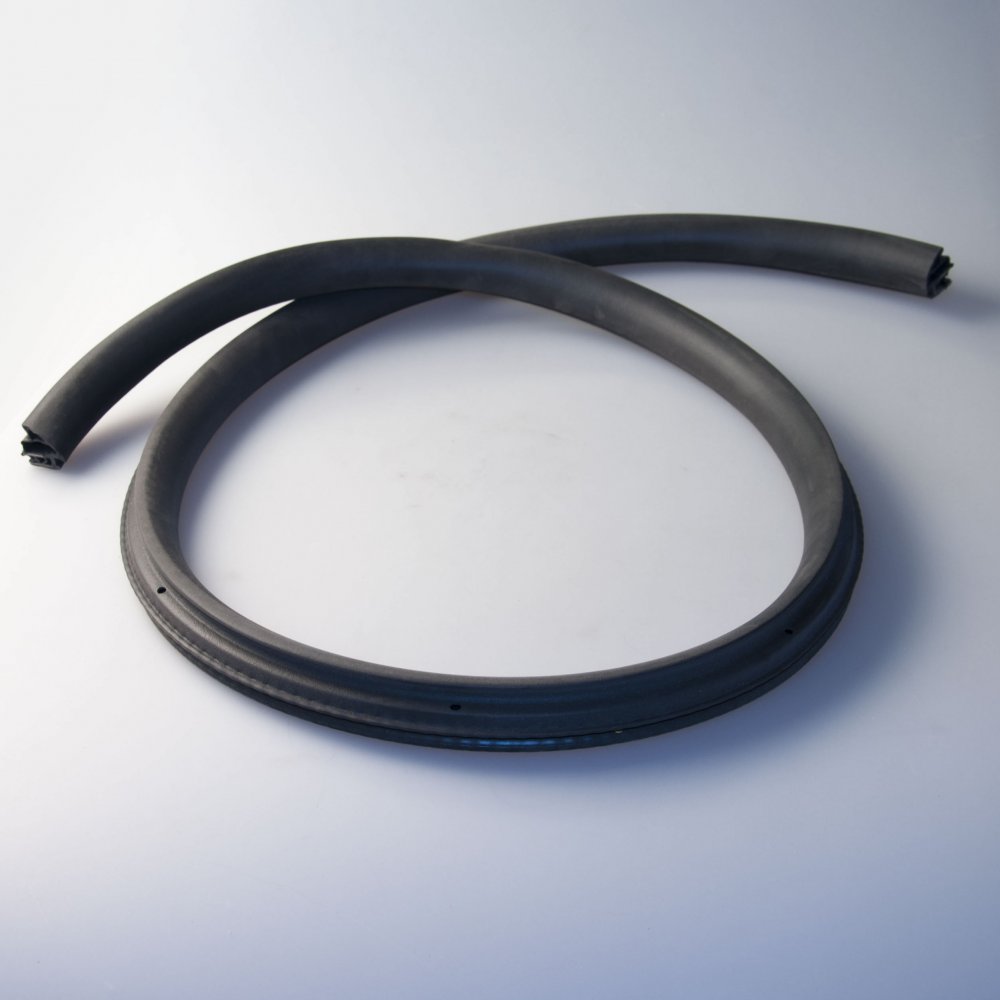 Těsnění zadních dveří Ford Focus