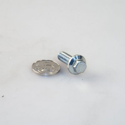 Šroub M8x25MM