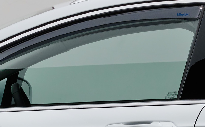 Deflektory bočních oken ClimAir, přední, černé